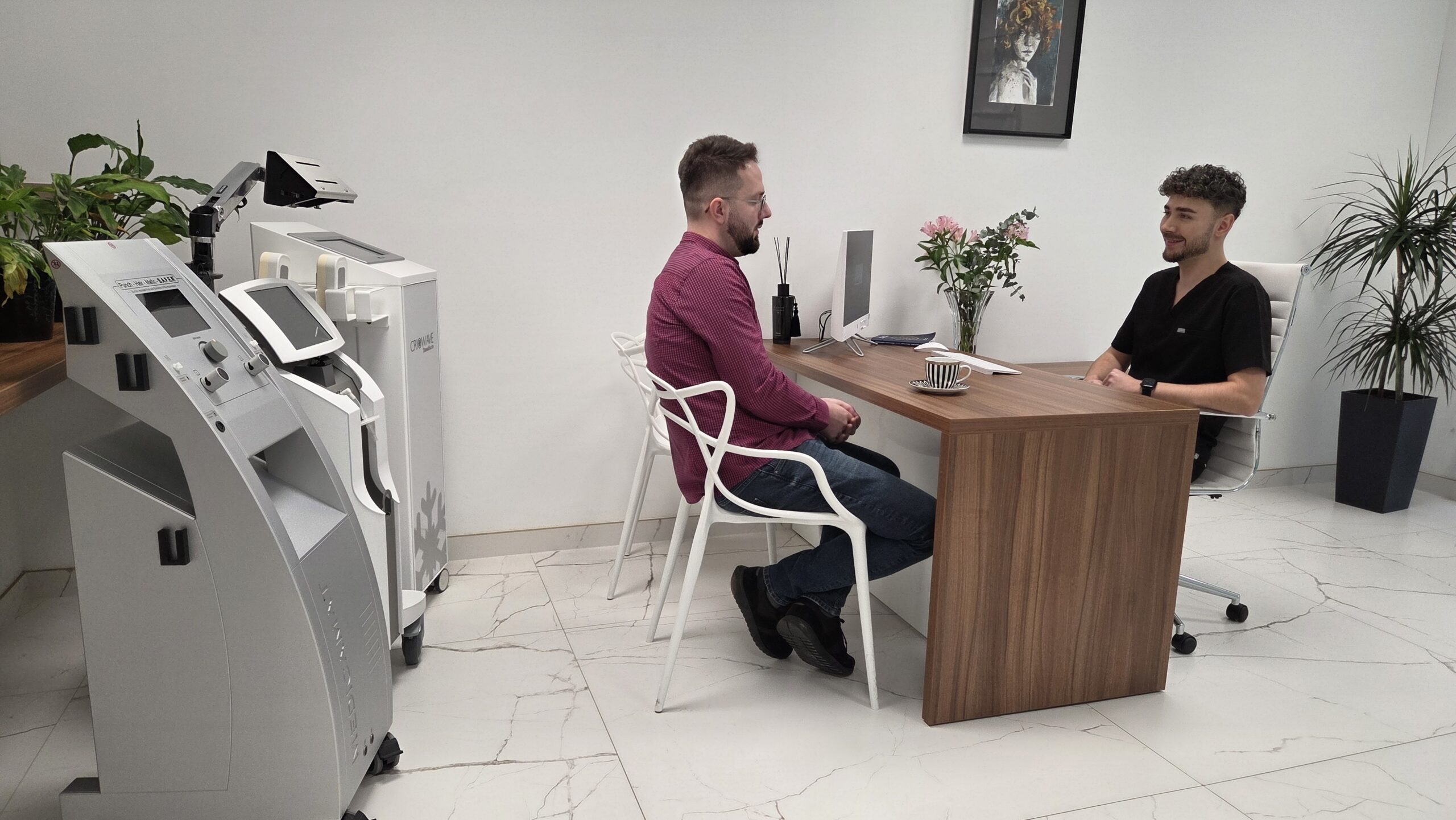 Omówienie planu terapii farmakologicznej w gabinecie Perfect Hair Clinic