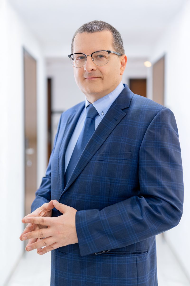 Marcin Piwecki - członek zarządu, ekspert branżowy Perfect Hair Clinic Katowice