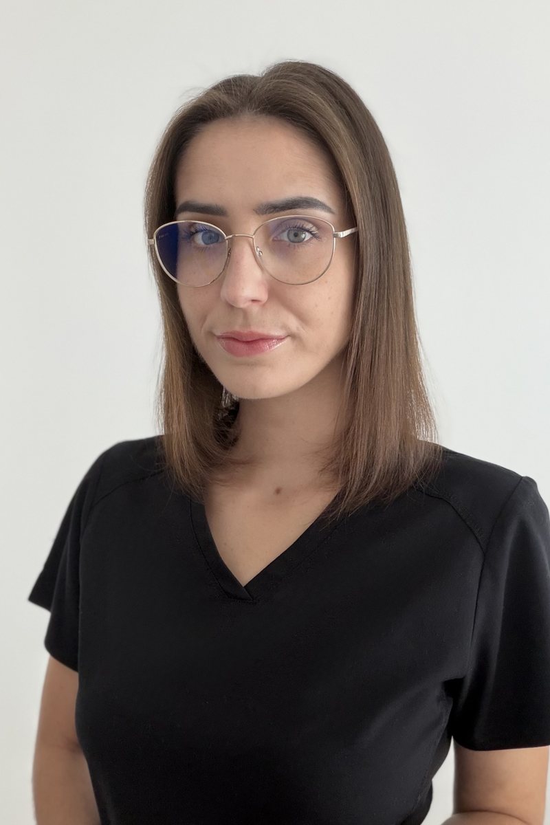 lek. Dagmara Dopierała, lekarz w trakcie specjalizacji z medycyny rodzinnej w Perfect Hair Clinic w Katowicach